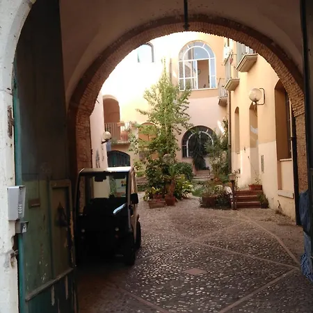 1810 Apartment *